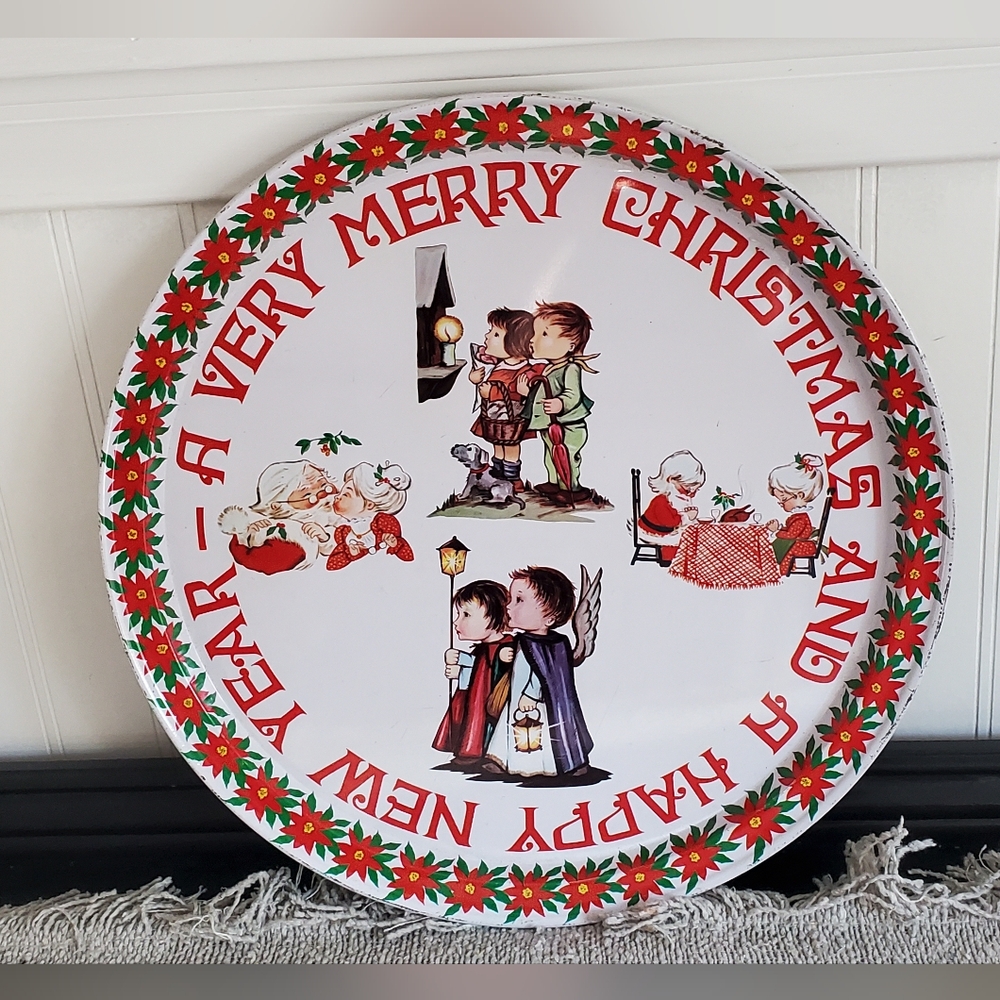 VintageA Very Merry Christmas  Metal  Serving tray MCM Kids And Santa 13"